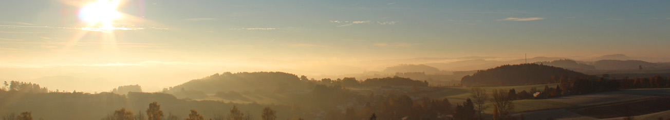 Tüschwieschen, herbstlicher Fernblick bei Sonnenaufgang